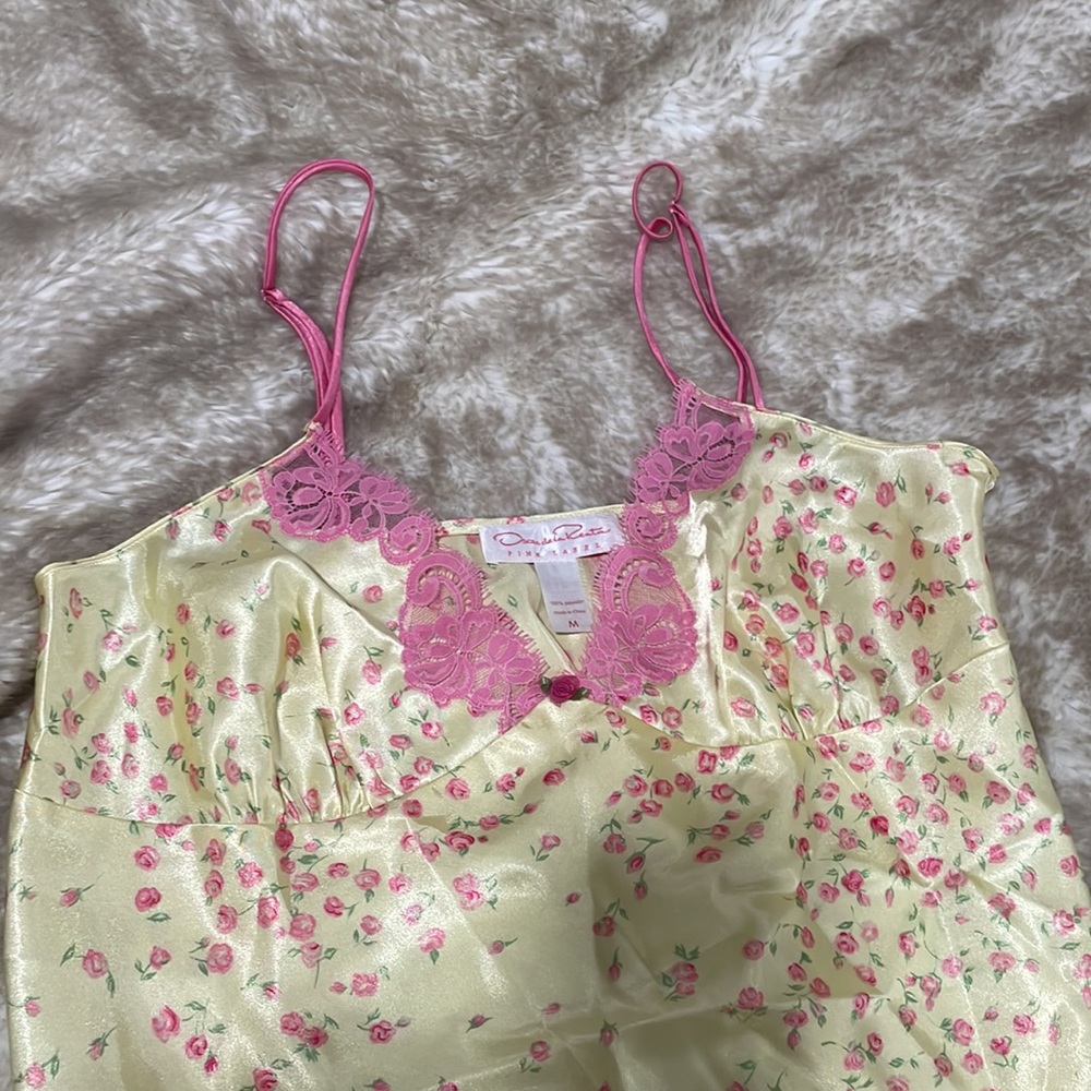 Oscar de la Renta Nightgown - Picture 9 of 9